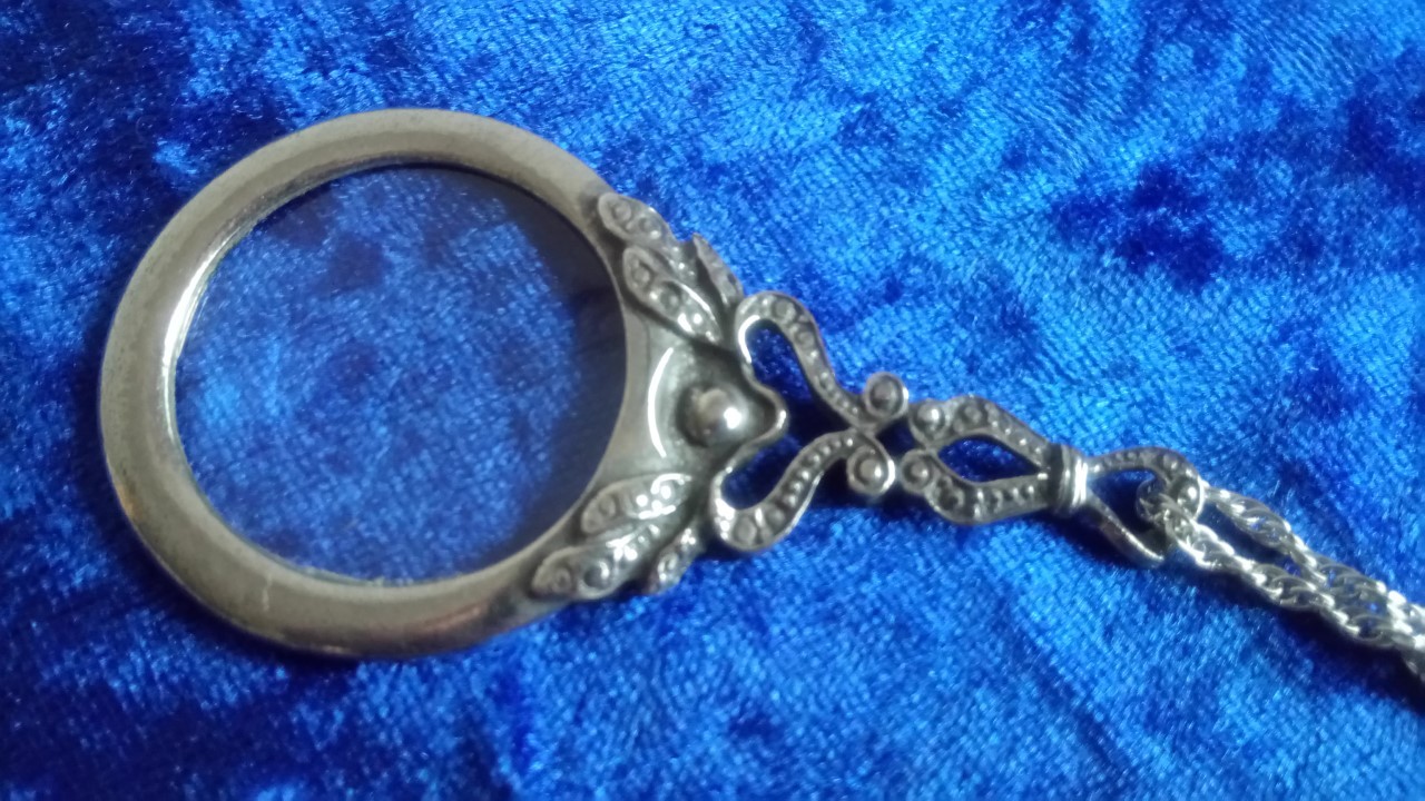 Victorian Style Hand Held Magnifying Glass - Image 4